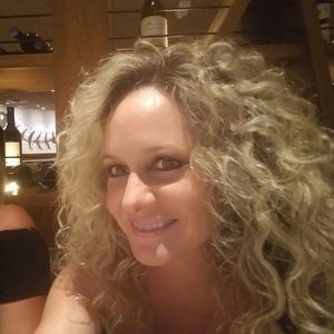 Meet your Posher, Connie